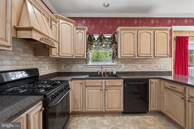 275 SILVER MAPLE CT, Mount Wolf, PA 17347