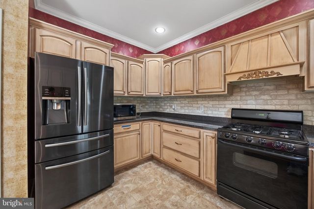 275 SILVER MAPLE CT, Mount Wolf, PA 17347