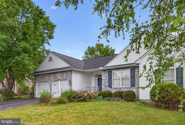 275 SILVER MAPLE CT, Mount Wolf, PA 17347