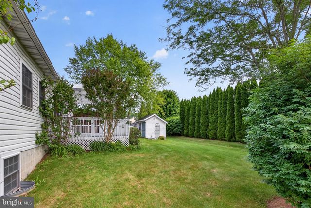 275 SILVER MAPLE CT, Mount Wolf, PA 17347