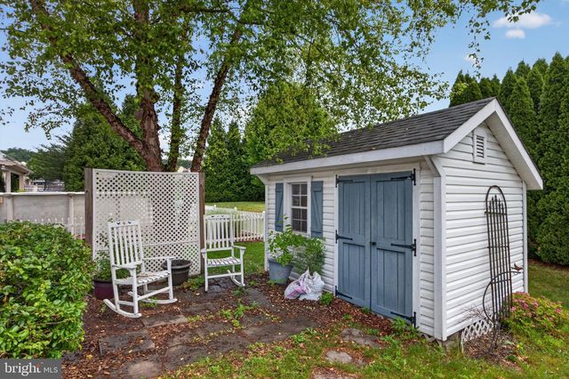 275 SILVER MAPLE CT, Mount Wolf, PA 17347