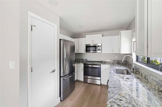 3605 SHADY BROOK LANE, Sarasota, FL 34243