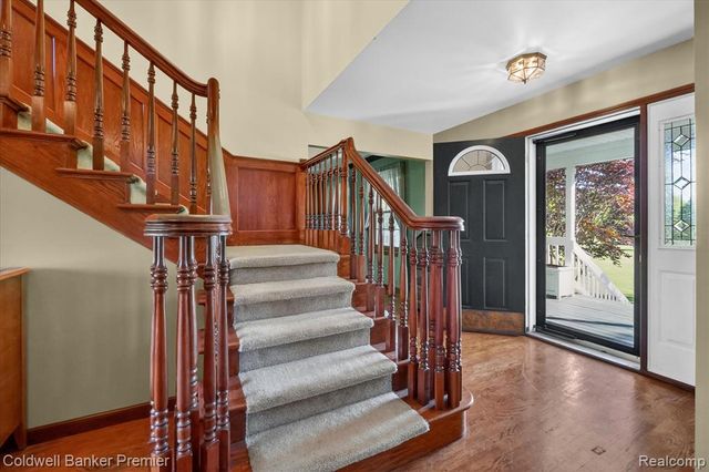 10301 Horseshoe Circle, Clarkston, MI 48348