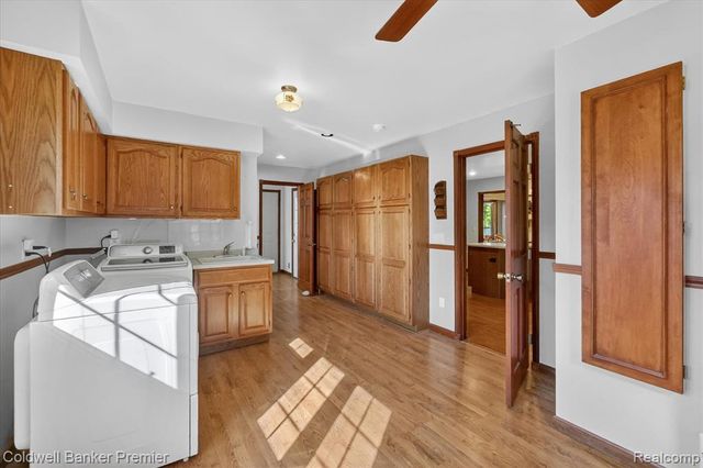 10301 Horseshoe Circle, Clarkston, MI 48348