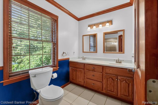 10301 Horseshoe Circle, Clarkston, MI 48348