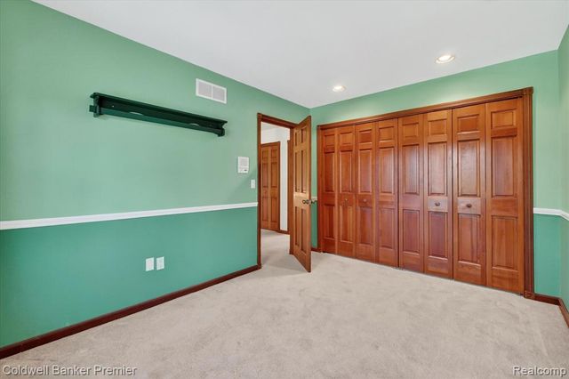 10301 Horseshoe Circle, Clarkston, MI 48348