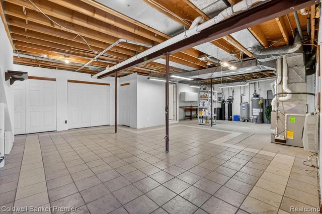 10301 Horseshoe Circle, Clarkston, MI 48348