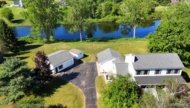 10301 Horseshoe Circle, Clarkston, MI 48348