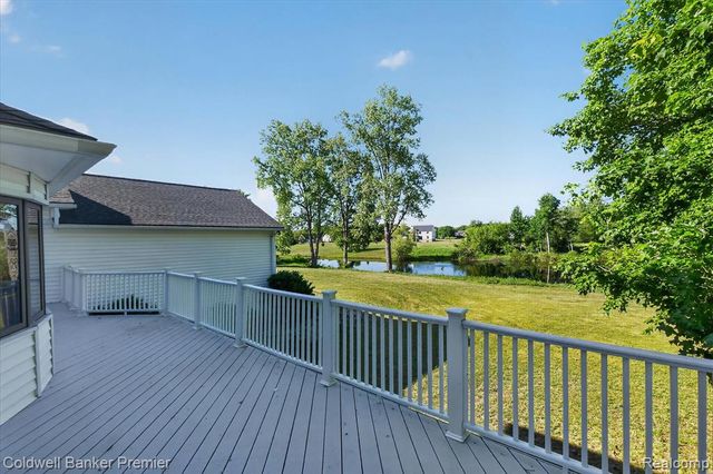 10301 Horseshoe Circle, Clarkston, MI 48348