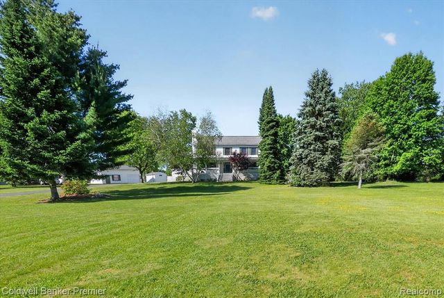 10301 Horseshoe Circle, Clarkston, MI 48348