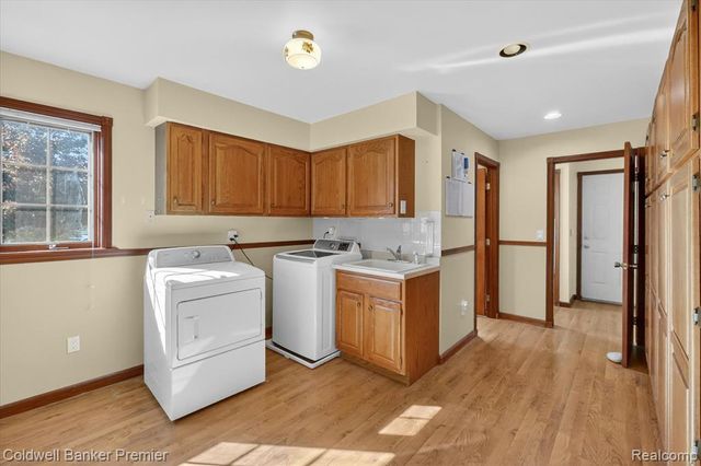 10301 Horseshoe Circle, Clarkston, MI 48348