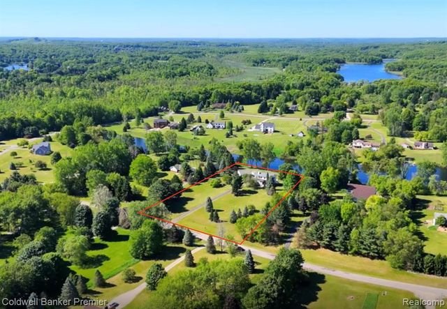 10301 Horseshoe Circle, Clarkston, MI 48348