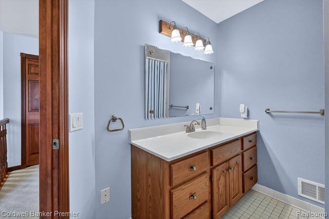 10301 Horseshoe Circle, Clarkston, MI 48348