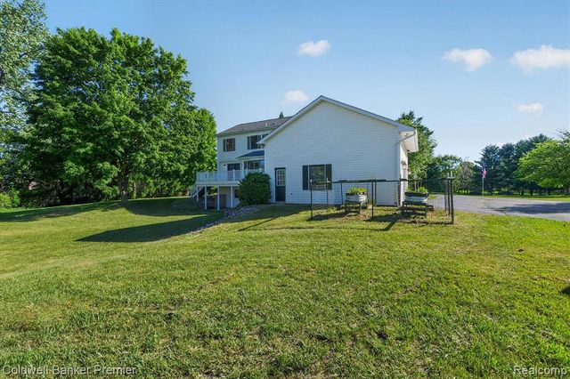 10301 Horseshoe Circle, Clarkston, MI 48348