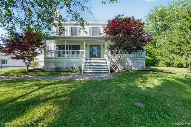 10301 Horseshoe Circle, Clarkston, MI 48348