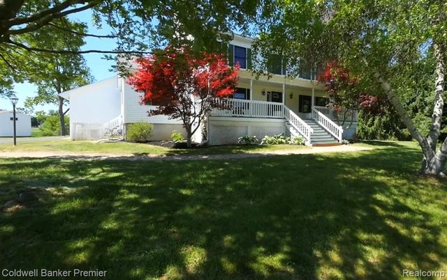 10301 Horseshoe Circle, Clarkston, MI 48348