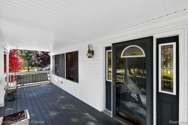 10301 Horseshoe Circle, Clarkston, MI 48348