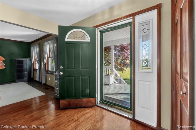 10301 Horseshoe Circle, Clarkston, MI 48348