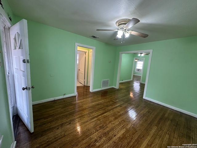 331 Ira, San Antonio, TX 78209