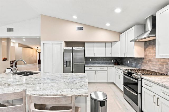 16502 CAYMAN DRIVE, Tampa, FL 33624