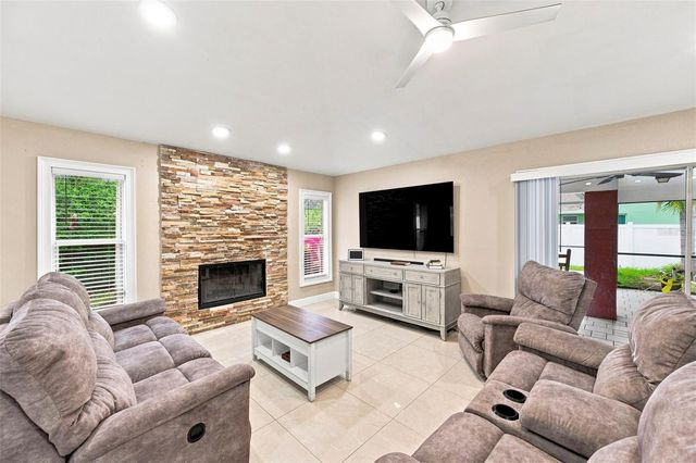 16502 CAYMAN DRIVE, Tampa, FL 33624