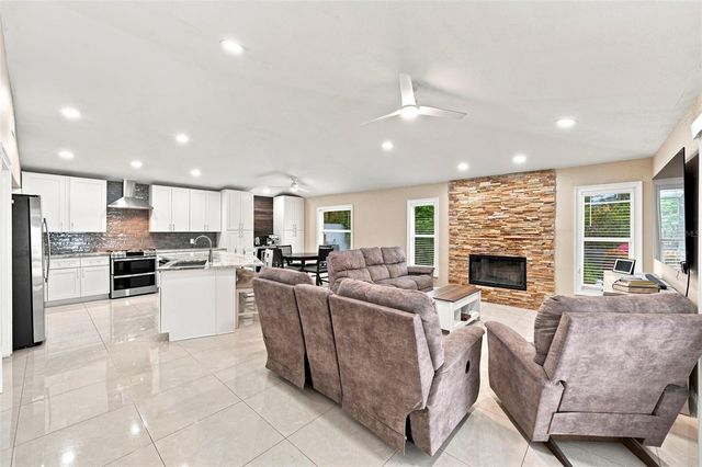 16502 CAYMAN DRIVE, Tampa, FL 33624