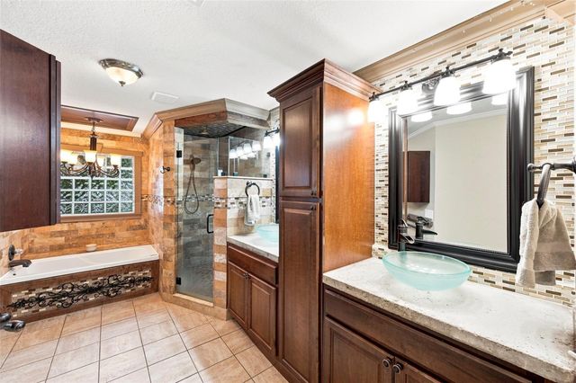 16502 CAYMAN DRIVE, Tampa, FL 33624