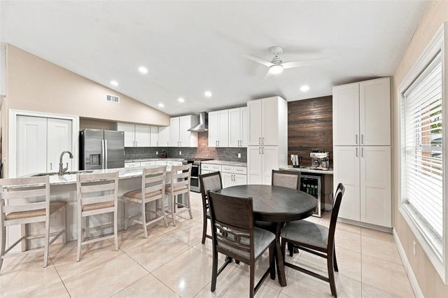 16502 CAYMAN DRIVE, Tampa, FL 33624