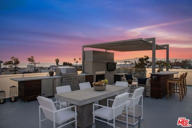 49 Brooks Avenue, Venice (los Angeles), CA 90291
