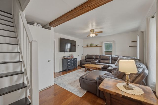 45 Nichols St, Gardner, MA 01440
