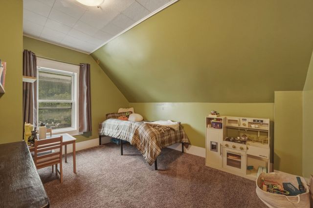 45 Nichols St, Gardner, MA 01440