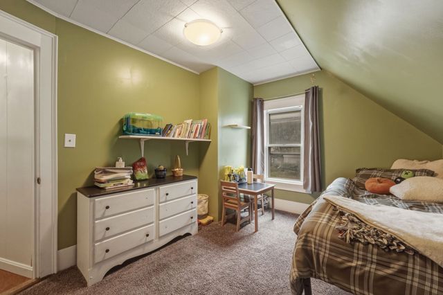 45 Nichols St, Gardner, MA 01440