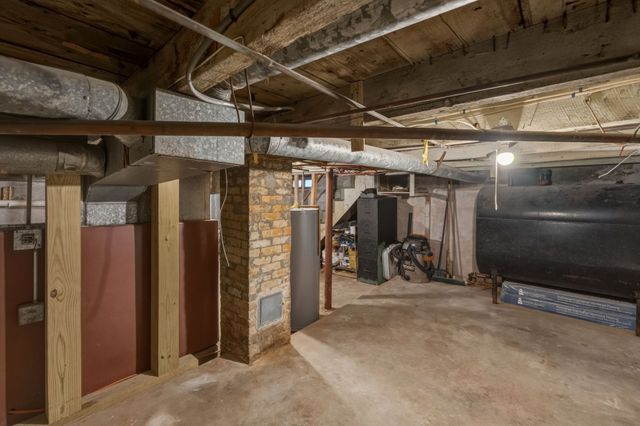 45 Nichols St, Gardner, MA 01440