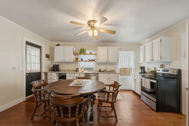 45 Nichols St, Gardner, MA 01440