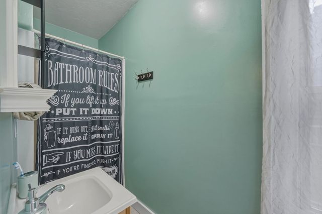 45 Nichols St, Gardner, MA 01440