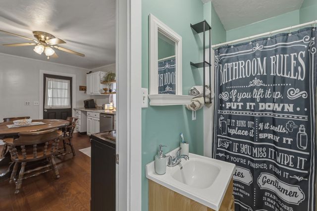 45 Nichols St, Gardner, MA 01440