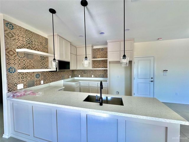 2517 Linva Avenue, Mcallen, TX 78541