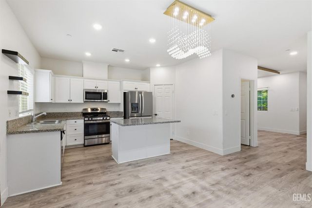 5808 Tandil Way, Bakersfield, CA 93306