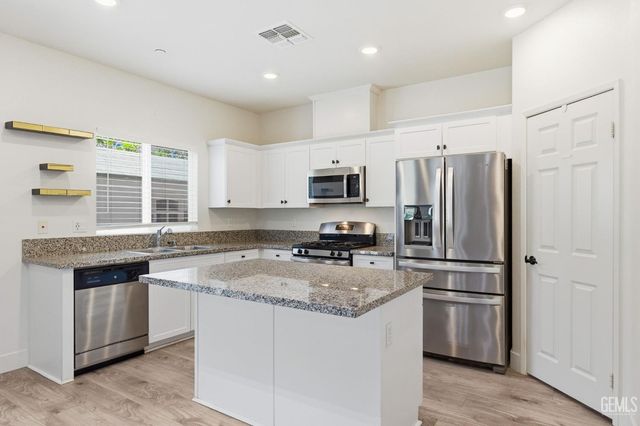 5808 Tandil Way, Bakersfield, CA 93306