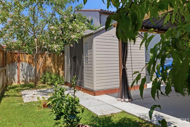 5808 Tandil Way, Bakersfield, CA 93306