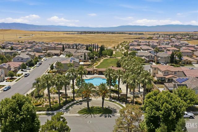 5808 Tandil Way, Bakersfield, CA 93306