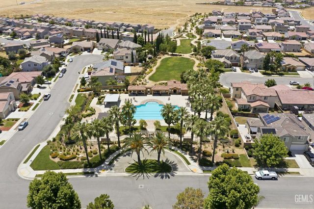 5808 Tandil Way, Bakersfield, CA 93306