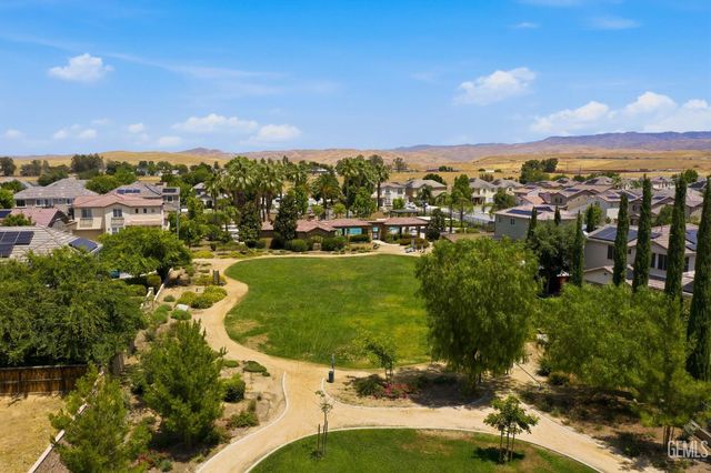 5808 Tandil Way, Bakersfield, CA 93306