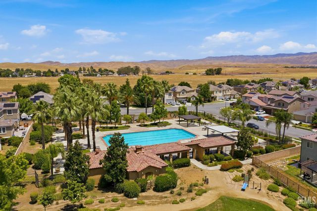 5808 Tandil Way, Bakersfield, CA 93306