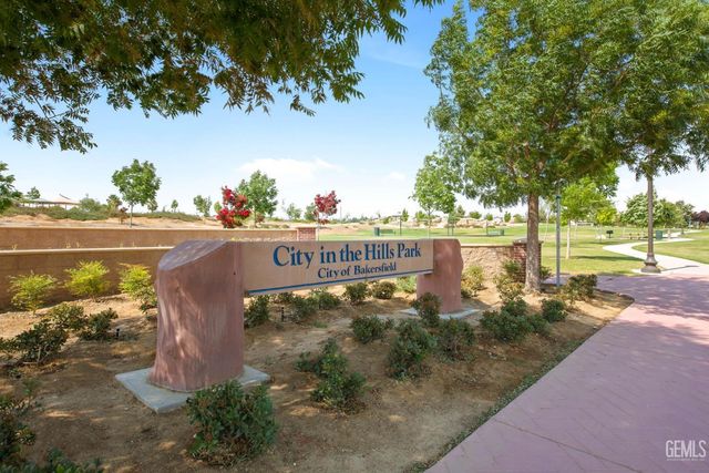 5808 Tandil Way, Bakersfield, CA 93306