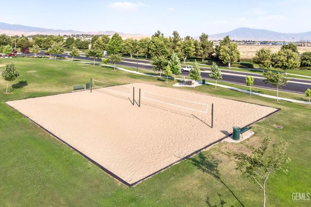 5808 Tandil Way, Bakersfield, CA 93306