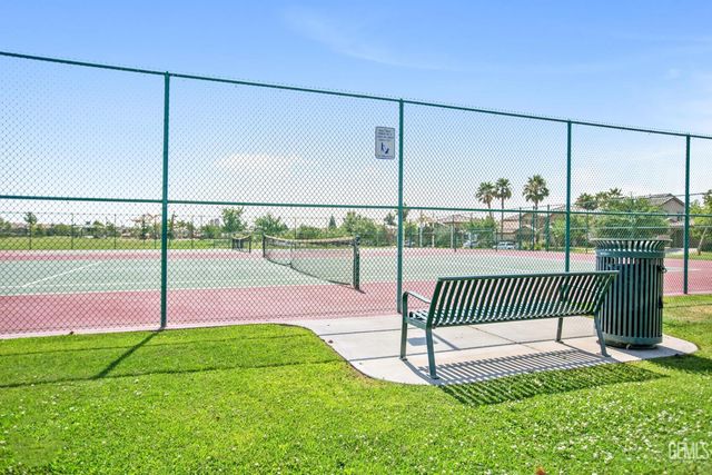 5808 Tandil Way, Bakersfield, CA 93306