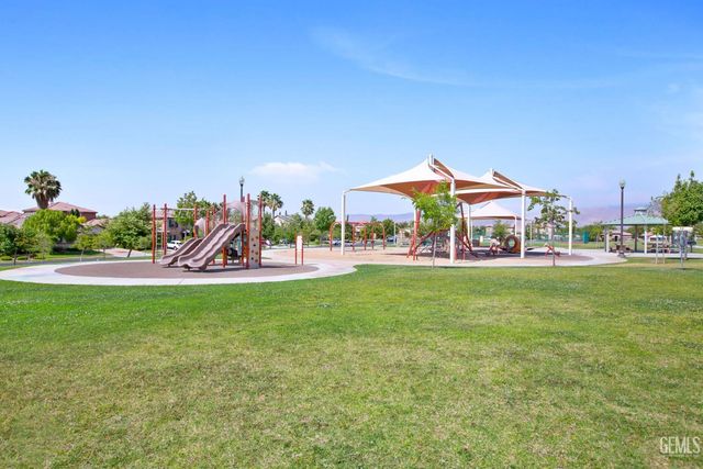 5808 Tandil Way, Bakersfield, CA 93306