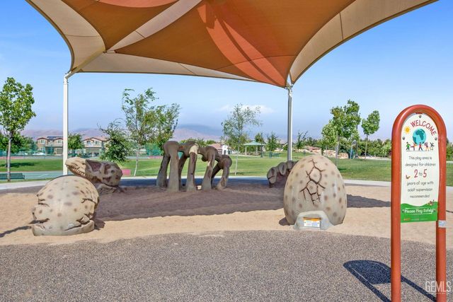5808 Tandil Way, Bakersfield, CA 93306