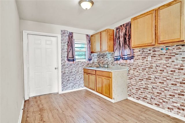 207 Cleland Avenue, Savannah, GA 31415